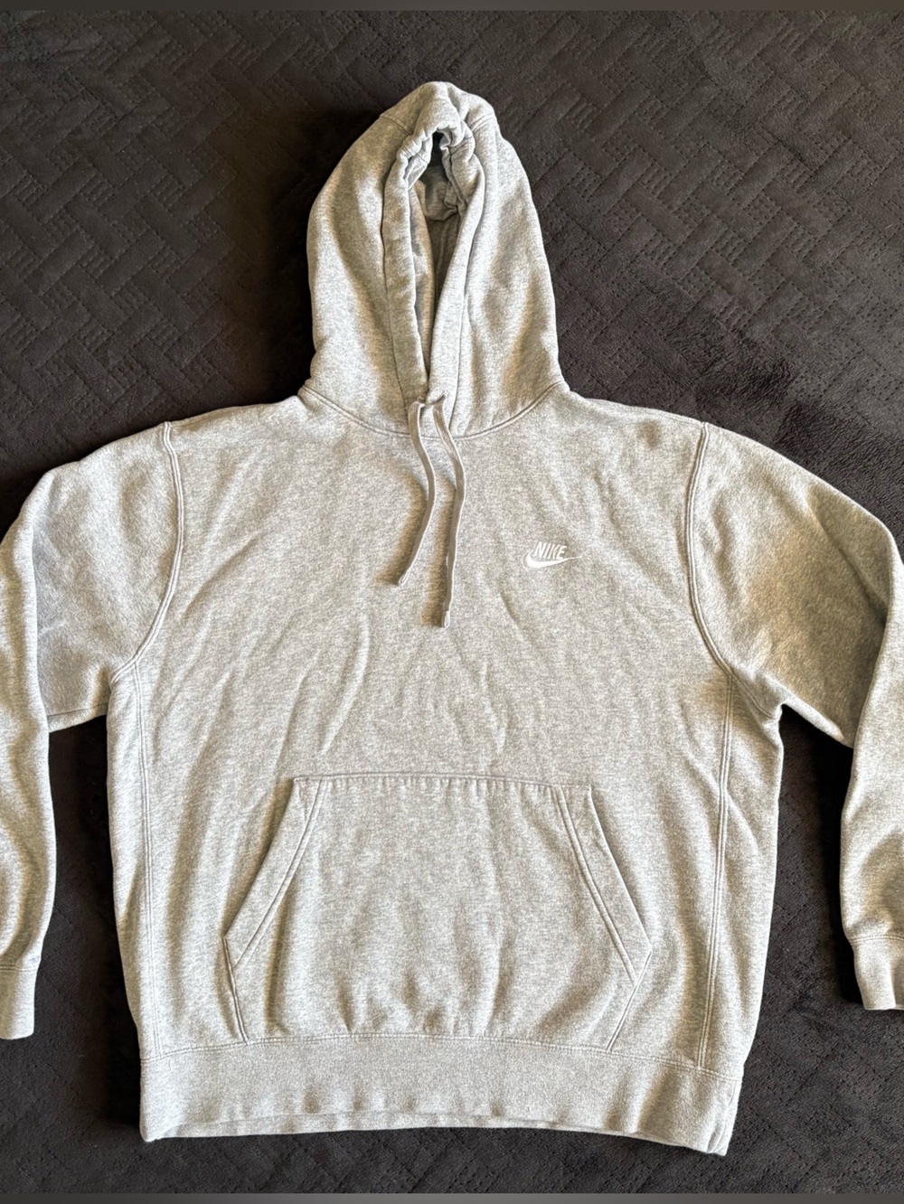 Nike Light Gray Men's Hooded Sweatshirt - Classic Casual Hoodie